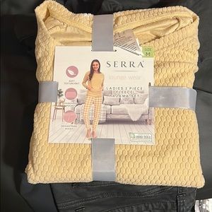 Serra Ladies 2 piece fleece pajama set Medium